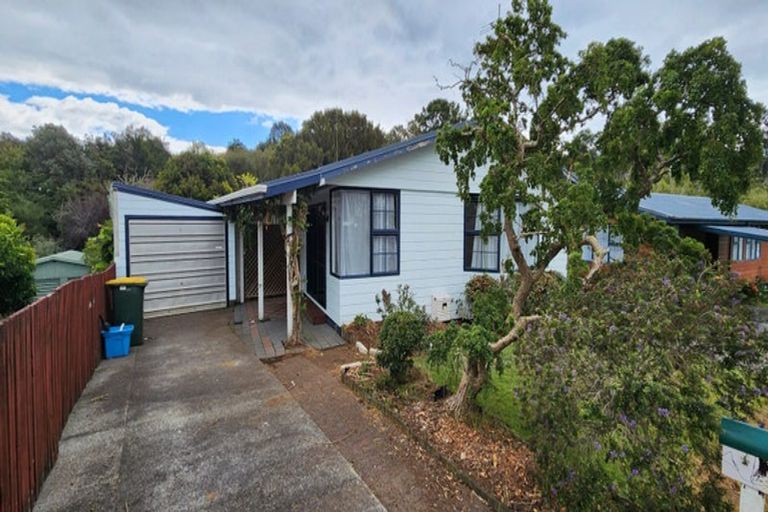 Photo of property in 13 Vancouver Place, Marfell, New Plymouth, 4310