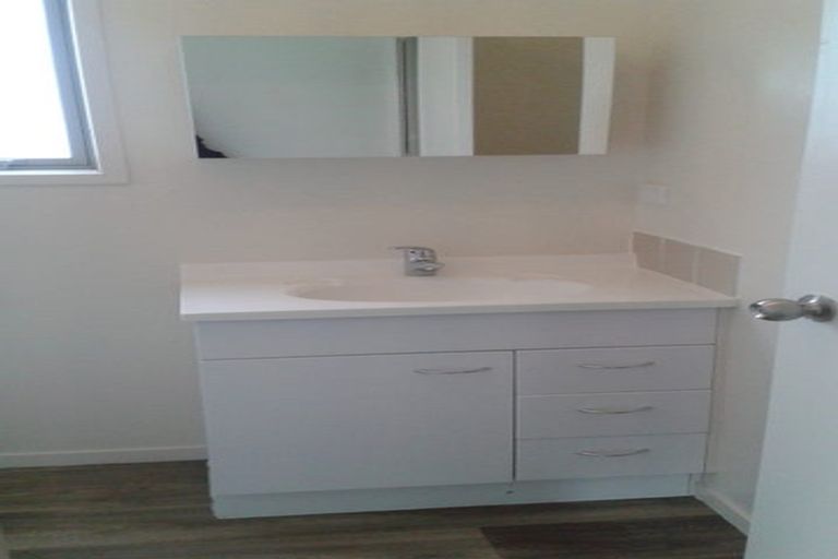 Photo of property in 37 Hibiscus Coast Highway, Silverdale, 0932