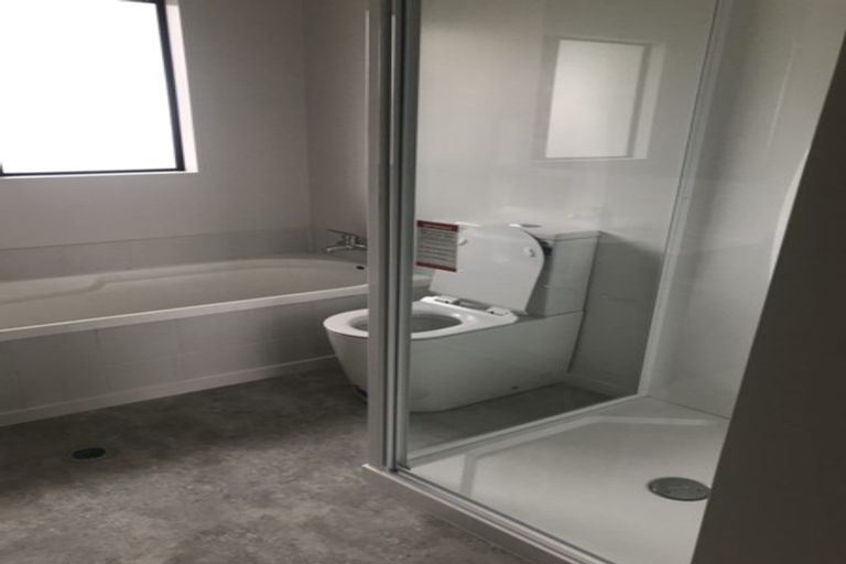 Photo of property in 72a Sheridan Terrace, Johnsonville, Wellington, 6037