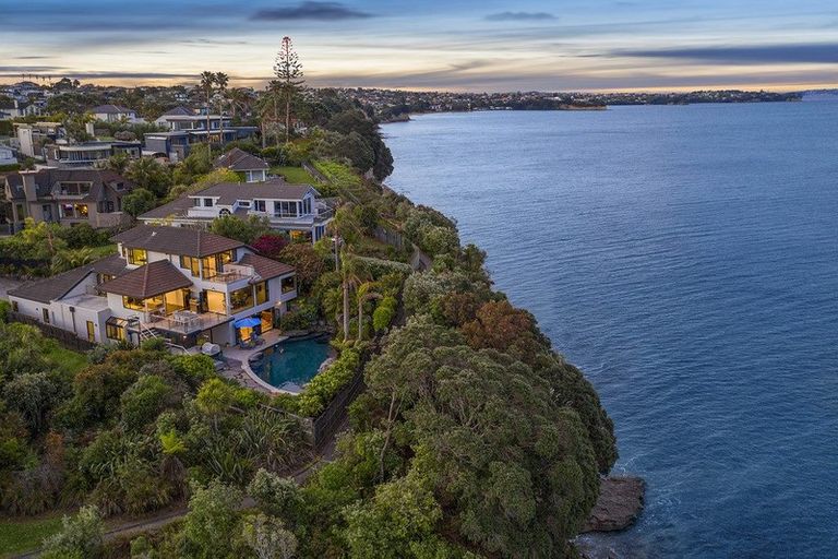 Photo of property in 6 Portal Place, Murrays Bay, Auckland, 0630