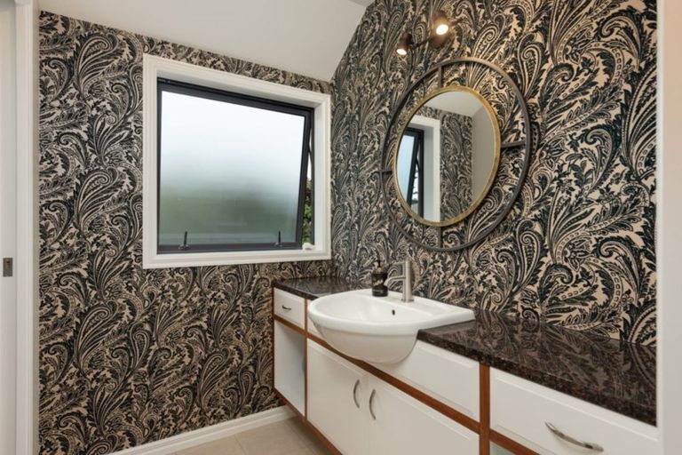 Photo of property in 85 Marine Parade, Mount Maunganui, 3116