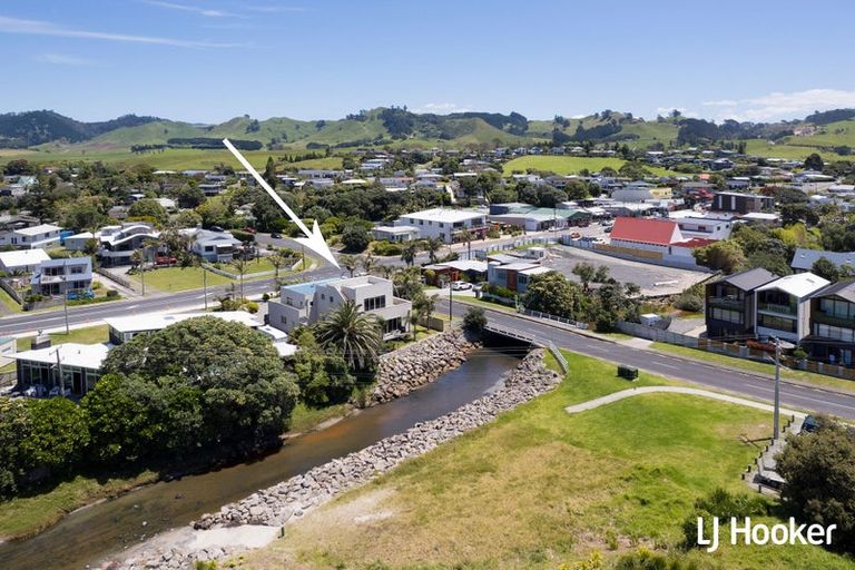 Photo of property in 4 Wilson Road, Waihi Beach, 3611