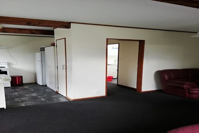 Photo of property in 64a Baylands Drive, Newlands, Wellington, 6037