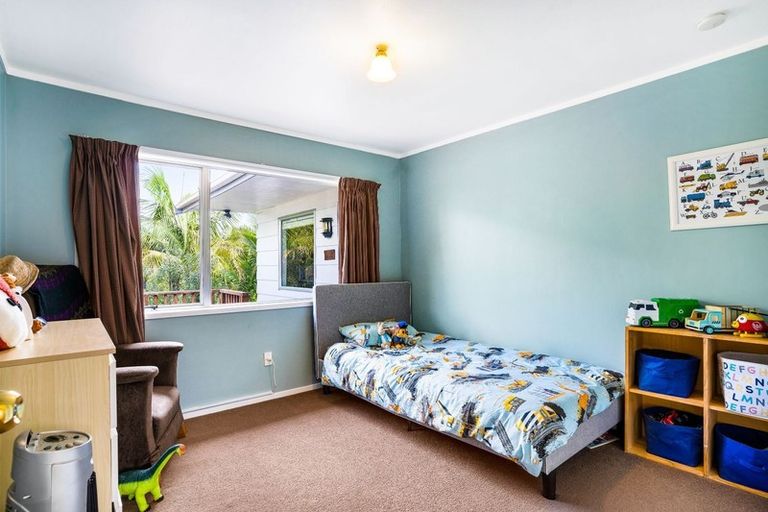 Photo of property in 1/325 Triangle Road, Massey, Auckland, 0614