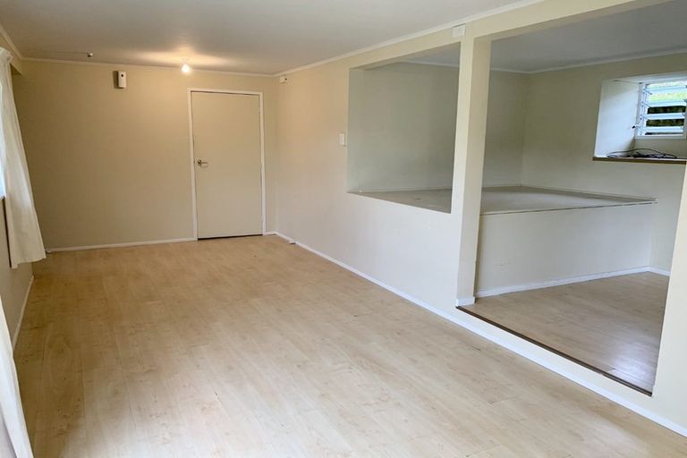 Photo of property in 65 Stillwater Crescent, Stillwater, Silverdale, 0993