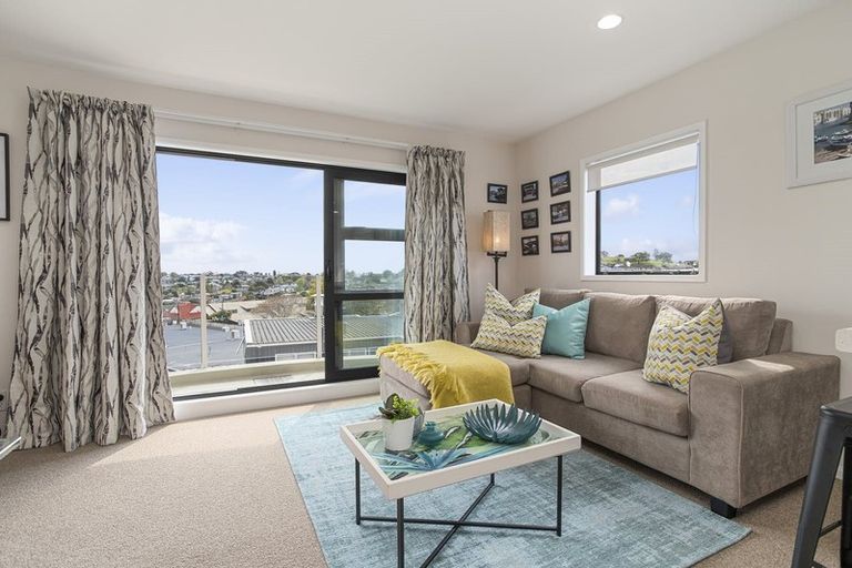 Photo of property in 14/5 Cook Street, Howick, Auckland, 2014