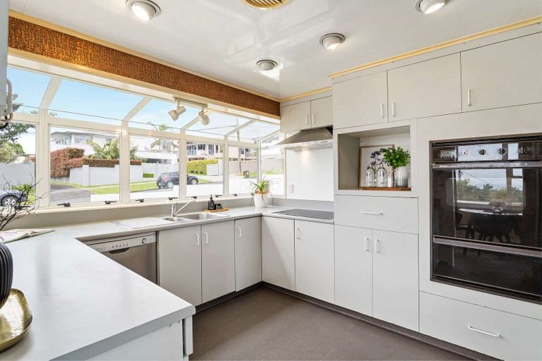 Photo of property in 1/78 Castor Bay Road, Castor Bay, Auckland, 0620