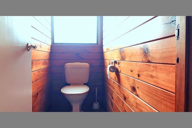 Photo of property in 2/49 Larnoch Road, Henderson, Auckland, 0610