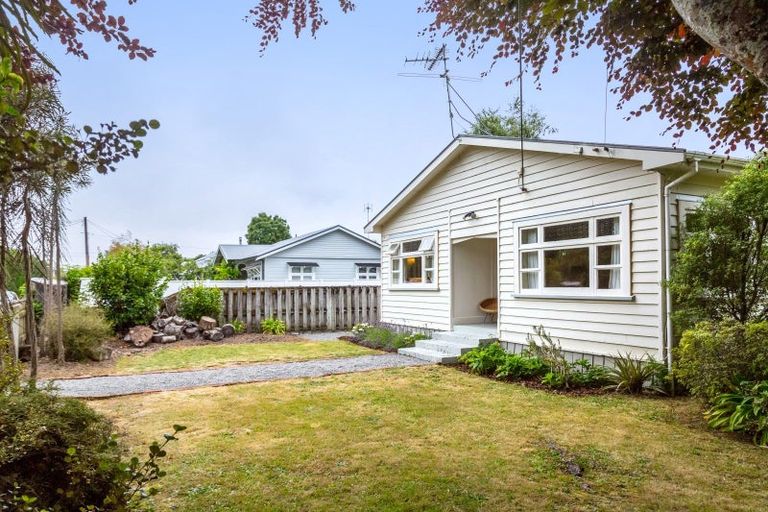 Photo of property in 12a Kuratawhiti Street, Greytown, 5712