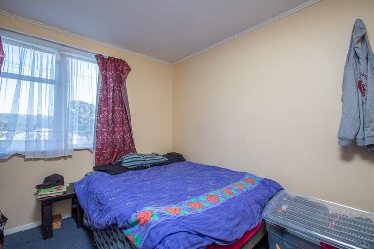 Photo of property in 25 Northumberland Street, Cannons Creek, Porirua, 5024