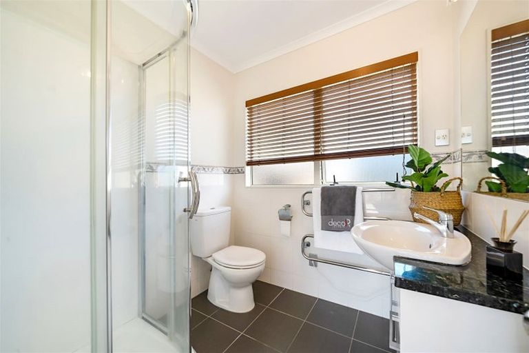 Photo of property in 23 Leafield Crescent, Henderson, Auckland, 0612