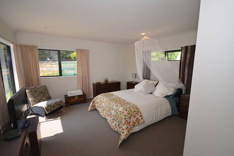 Photo of property in 33 Belk Road South, Omanawa, 3173