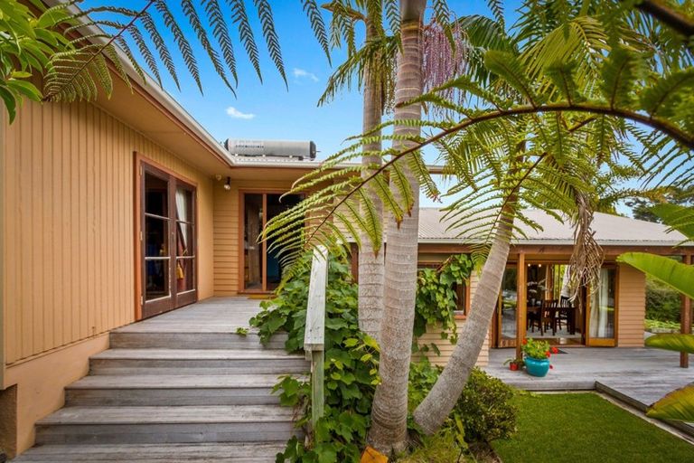 Photo of property in 31 Outlook Road, Greenhithe, Auckland, 0632