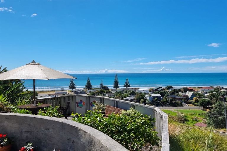 Photo of property in 2 Kowhai Street, Ohope, 3121