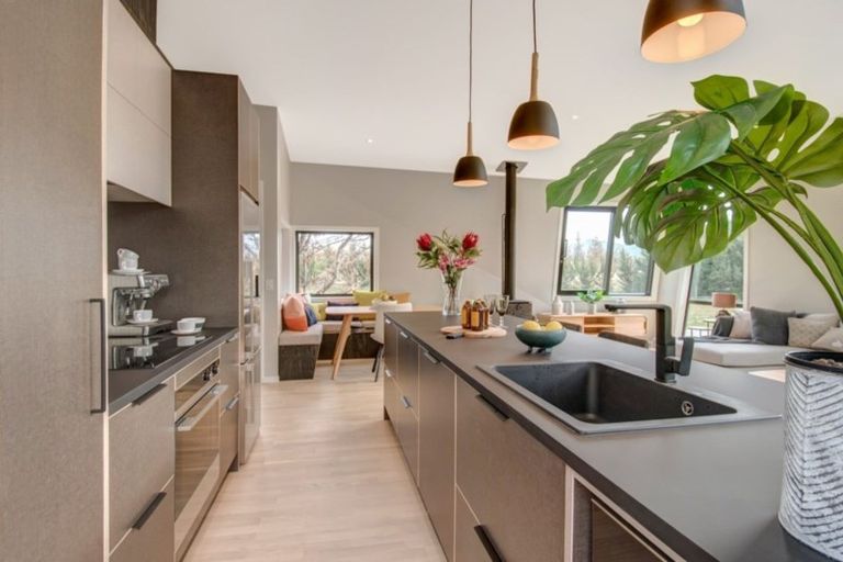 Photo of property in 61 Mcdonnell Road, Arrowtown, 9302