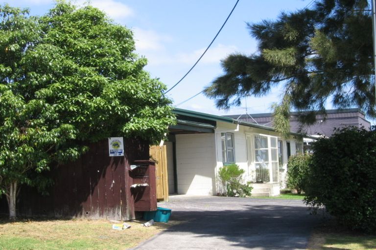 Photo of property in 3/138 Rangatira Road, Beach Haven, Auckland, 0626