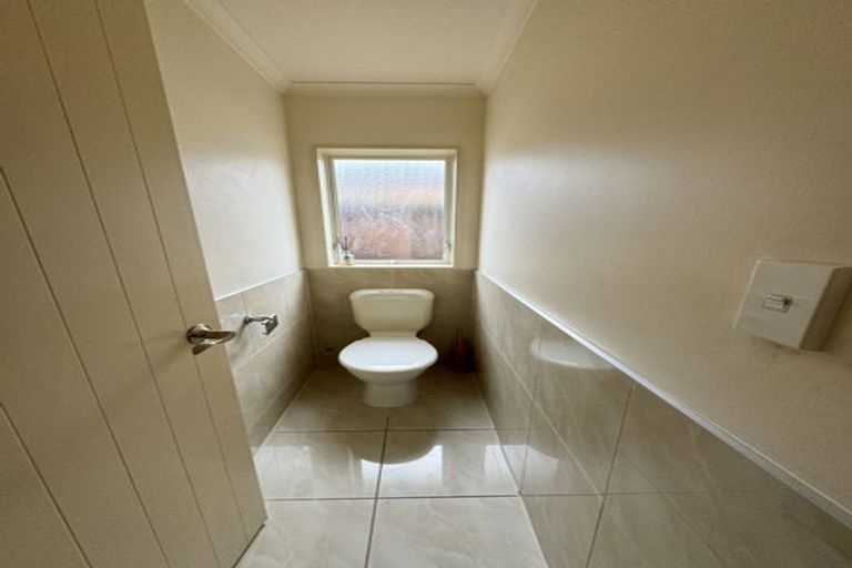 Photo of property in 16 Monash Place, Flat Bush, Auckland, 2016