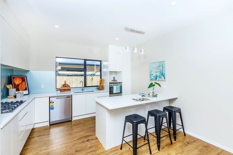 Photo of property in 4 Konoba Avenue, Kumeu, 0810