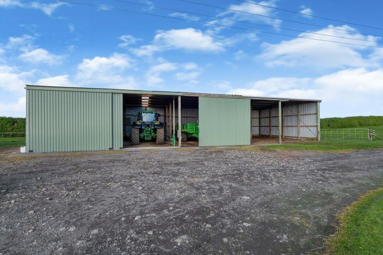 Photo of property in 306 Pungarehu Road, Pungarehu, 4685