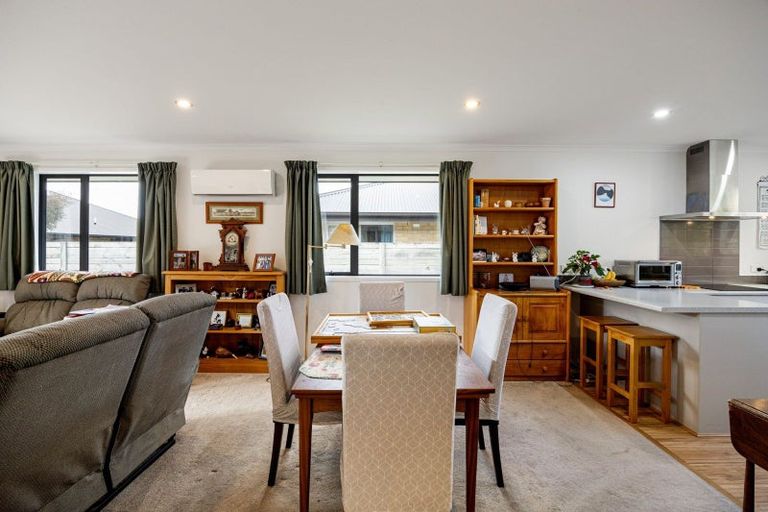 Photo of property in 51 Shrule Place, Huntington, Hamilton, 3210