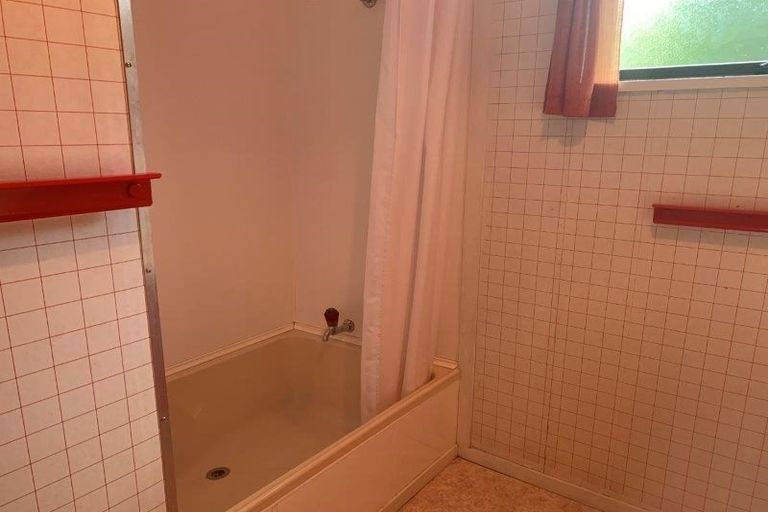 Photo of property in 15 Hunter Crescent, Wanaka, 9305