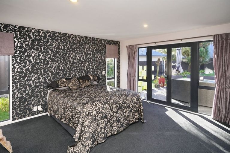 Photo of property in 2 The Stables, Woodend, 7610