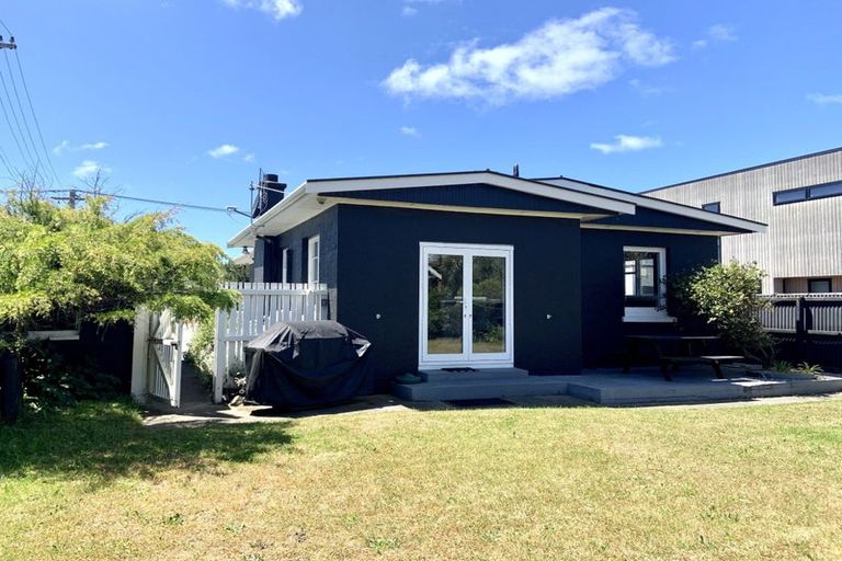 Photo of property in 154 Marine Parade, New Brighton, Christchurch, 8083