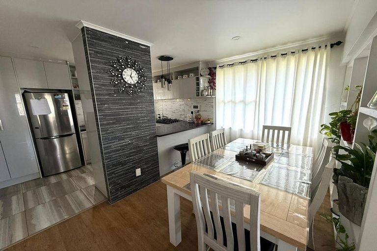 Photo of property in 11 Harania Avenue, Favona, Auckland, 2024