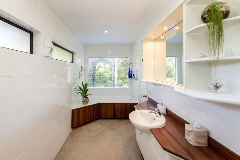 Photo of property in 153 Mellons Bay Road, Mellons Bay, Auckland, 2014