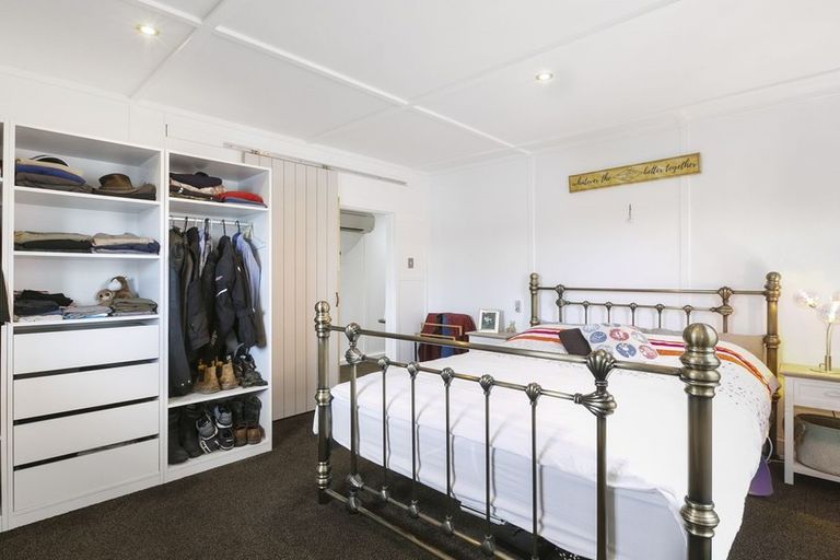 Photo of property in 25 Adderley Terrace, Ravensbourne, Dunedin, 9022