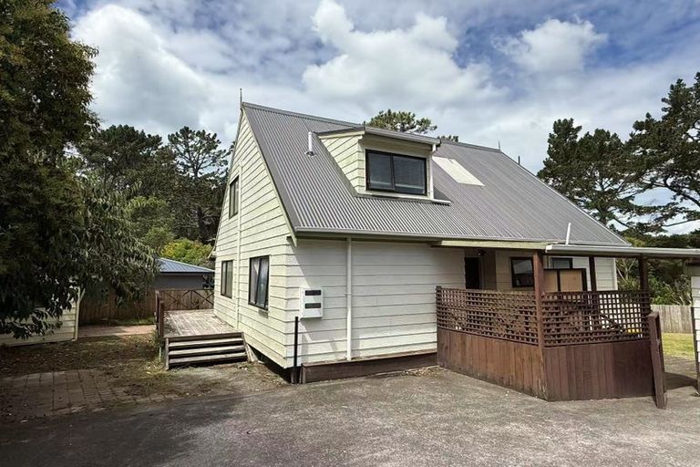 Photo of property in 20b Regency Place, Sunnynook, Auckland, 0632