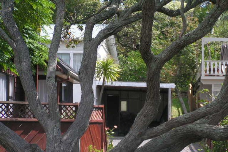 Photo of property in 1/22 Alfred Street, Northcote Point, Auckland, 0627