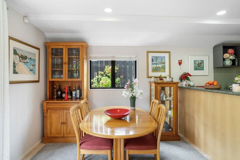 Photo of property in 2/11 Paparoa Road, Cockle Bay, Auckland, 2014