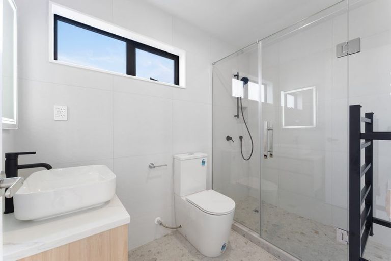 Photo of property in 729 Massey Road, Mangere, Auckland, 2022