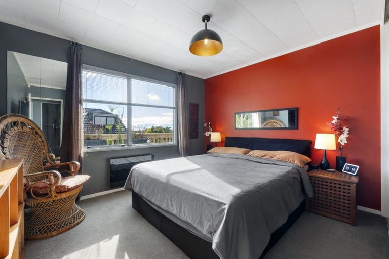 Photo of property in 1/141 Mokoia Road, Birkenhead, Auckland, 0626