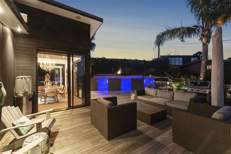 Photo of property in 34 Hebron Road, Waiake, Auckland, 0630