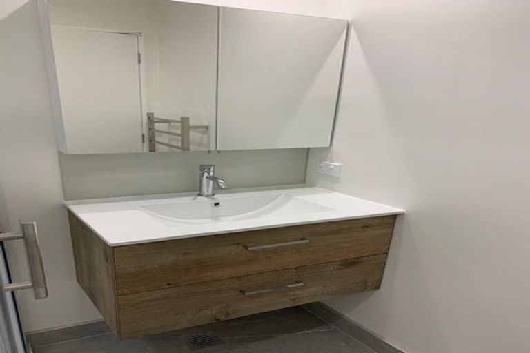 Photo of property in 6 Hoopers Road, Glen Eden, Auckland, 0602