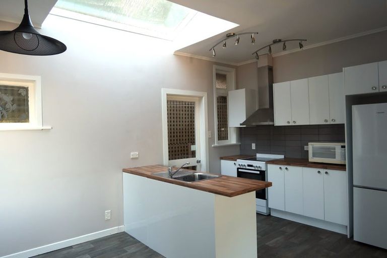 Photo of property in 58 Hungerford Road, Houghton Bay, Wellington, 6023