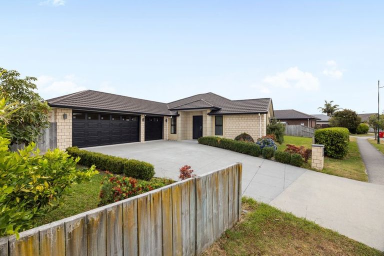 Photo of property in 19 Piwakawaka Court, Rototuna North, Hamilton, 3210
