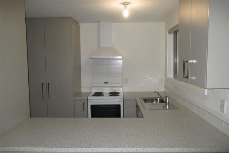 Photo of property in 2/73 Royal Park Drive, Parklands, Christchurch, 8083