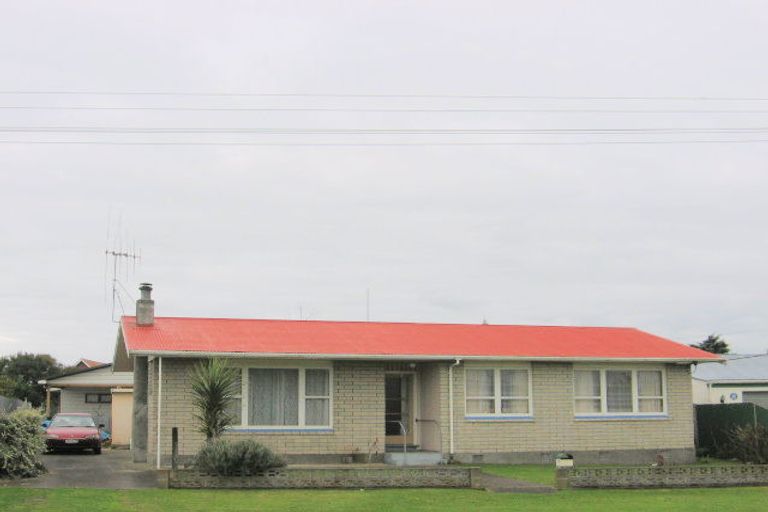 Photo of property in 1 Whittaker Street, Foxton, 4814