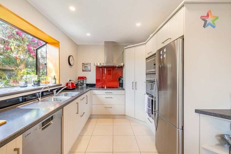 Photo of property in 2a Hobbs Grove, Epuni, Lower Hutt, 5011