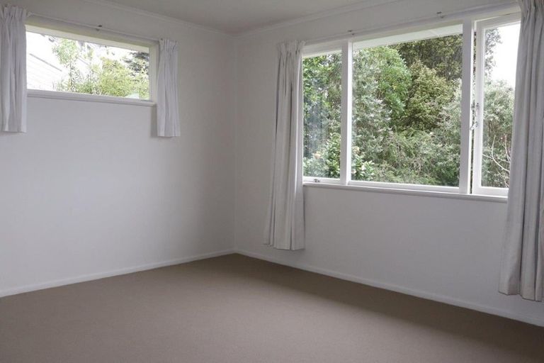 Photo of property in 38 Potter Avenue, Northcote, Auckland, 0627