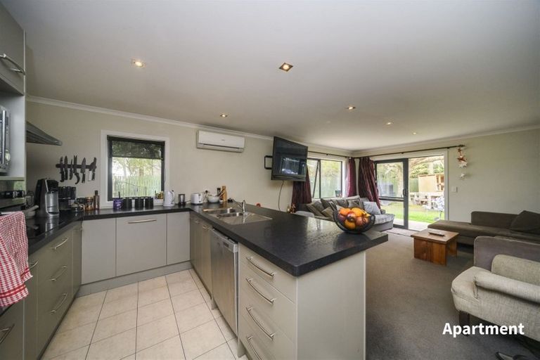 Photo of property in 4 Waicola Drive, Fitzherbert, Palmerston North, 4471