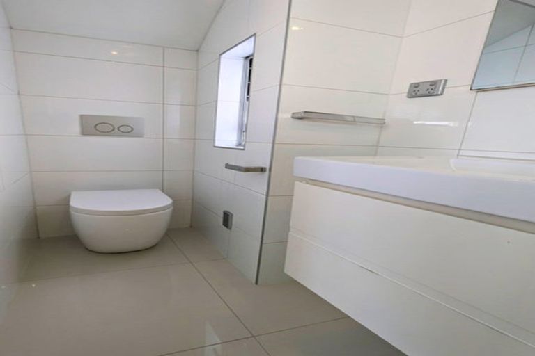 Photo of property in 19 Millstream Drive, Henderson, Auckland, 0610