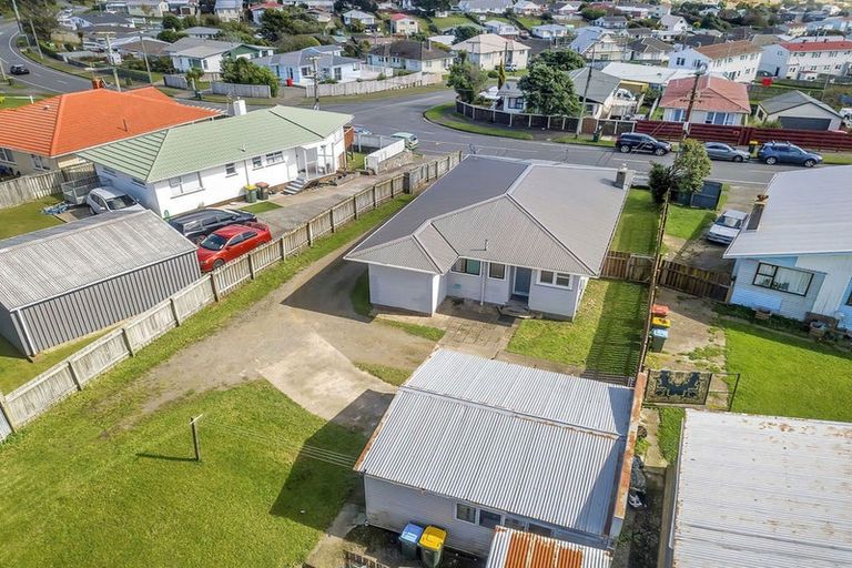 Photo of property in 94 Driver Crescent, Cannons Creek, Porirua, 5024