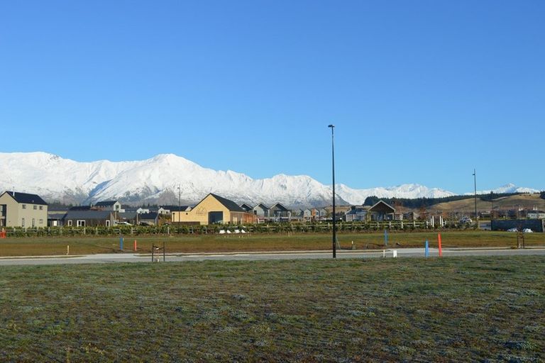 Photo of property in 34 Pounamu Avenue, Albert Town, Wanaka, 9305