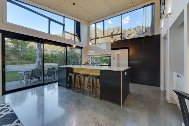 Photo of property in 2 Falconer Rise, Jacks Point, Queenstown, 9371