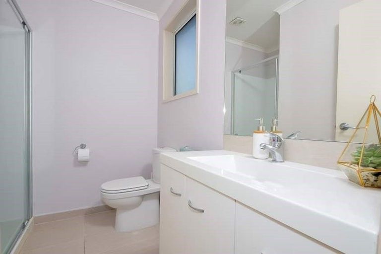 Photo of property in 18 Mcgowan Rise, Tuakau, 2121