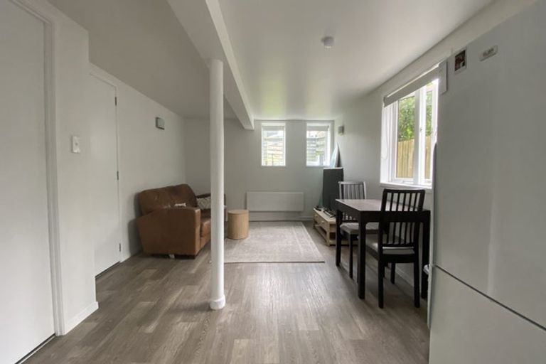 Photo of property in 42 Pitau Road, Mount Maunganui, 3116